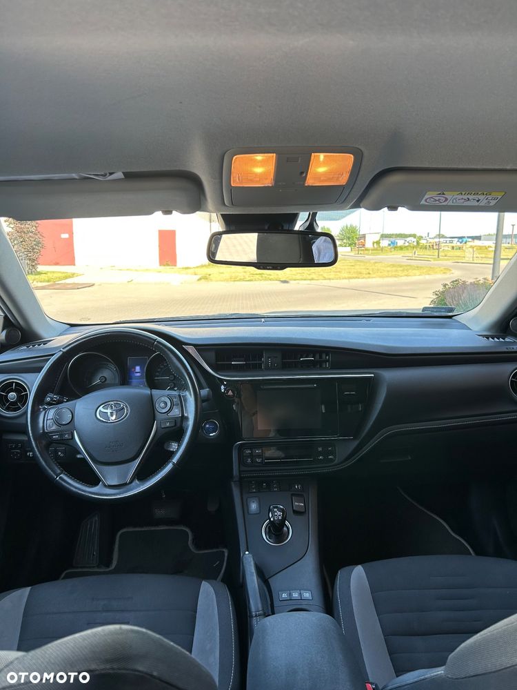 Toyota Auris Hybrid 135 Premium - 10
