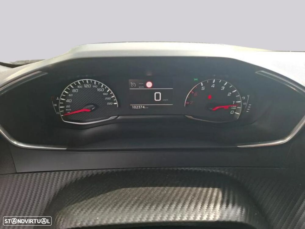 Peugeot 2008 - 5