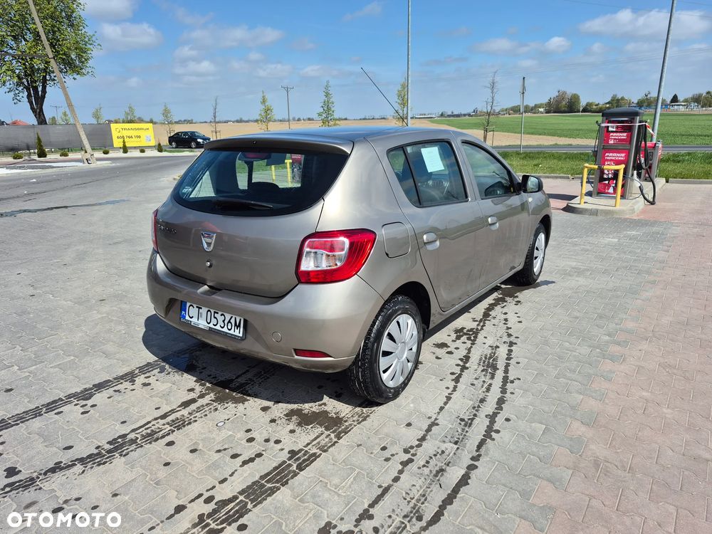 Dacia Sandero 1.2 16V Laureate EU6 - 6