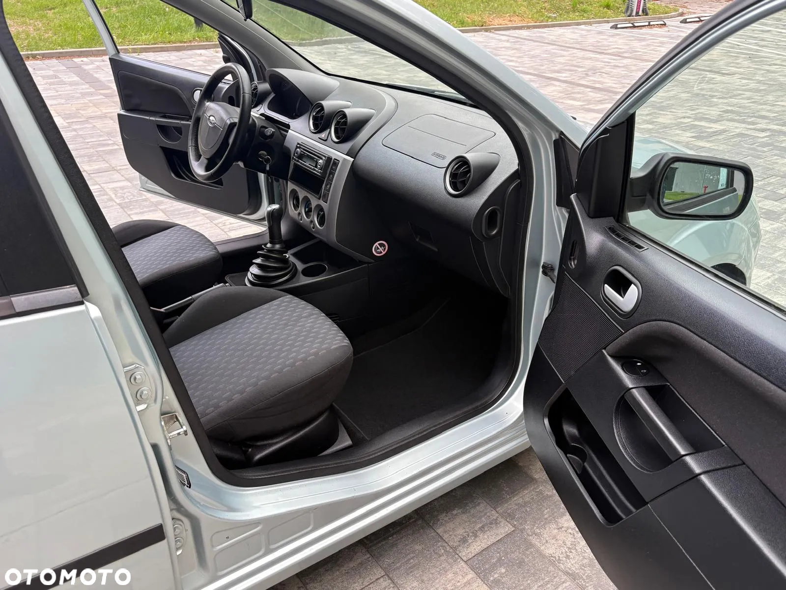 Ford Fiesta 1.3 Ghia - 20