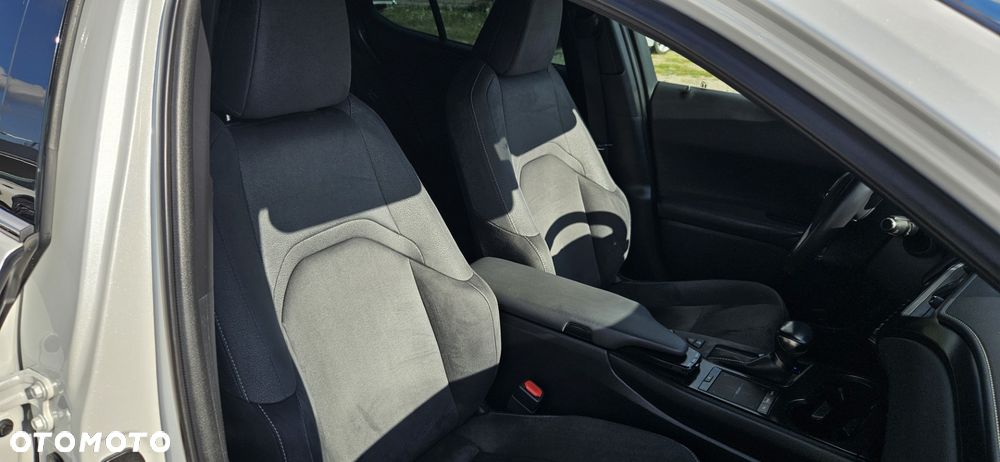 Lexus UX - 27