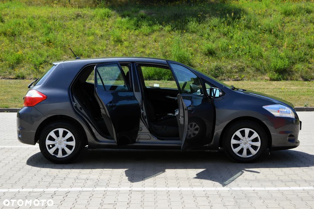 Toyota Auris 1.33 VVT-i Life Comfort - 27