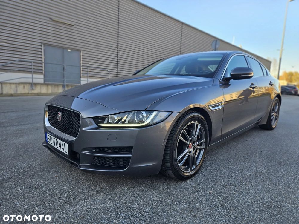Jaguar XE 2.0 D Prestige - 1
