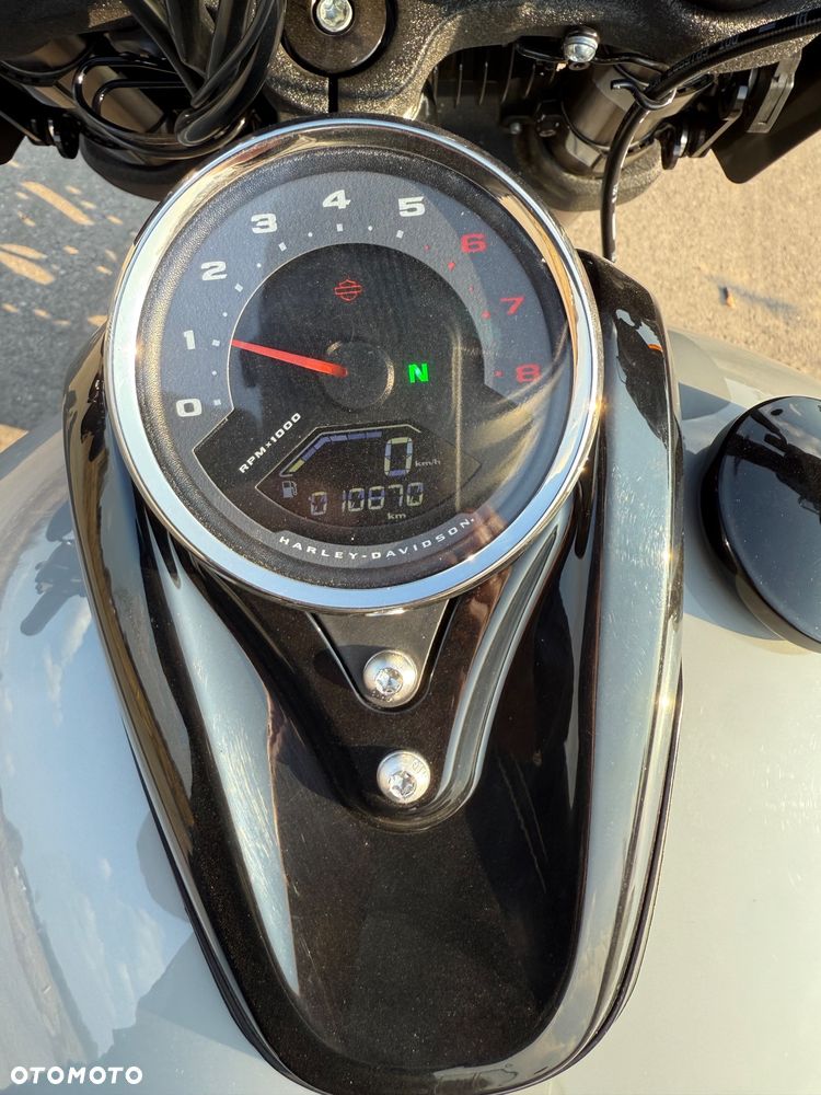 Harley-Davidson Softail Fat Bob - 12