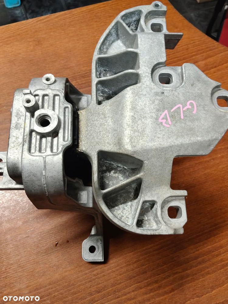 Poduszka silnika GLB w247 - 4