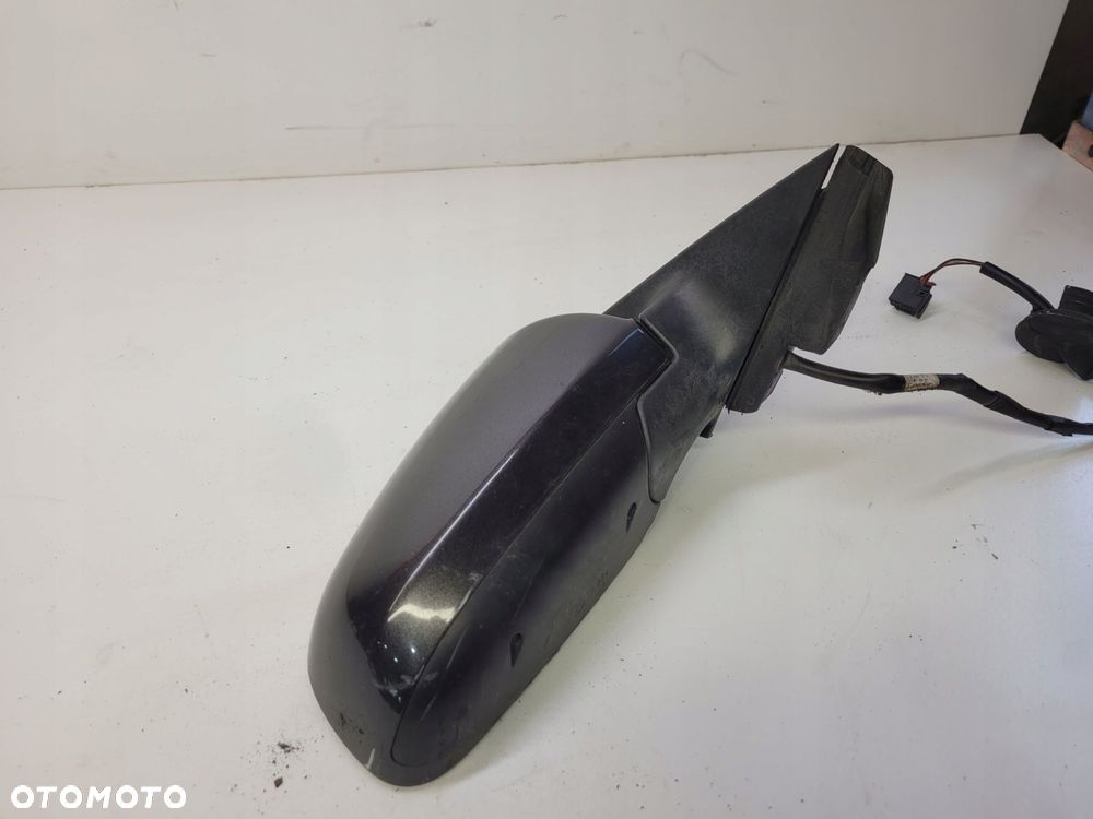 LUSTERKO PRAWE AUDI A3 8P LIFT LZ7L 5-PIN UK 5D - 7