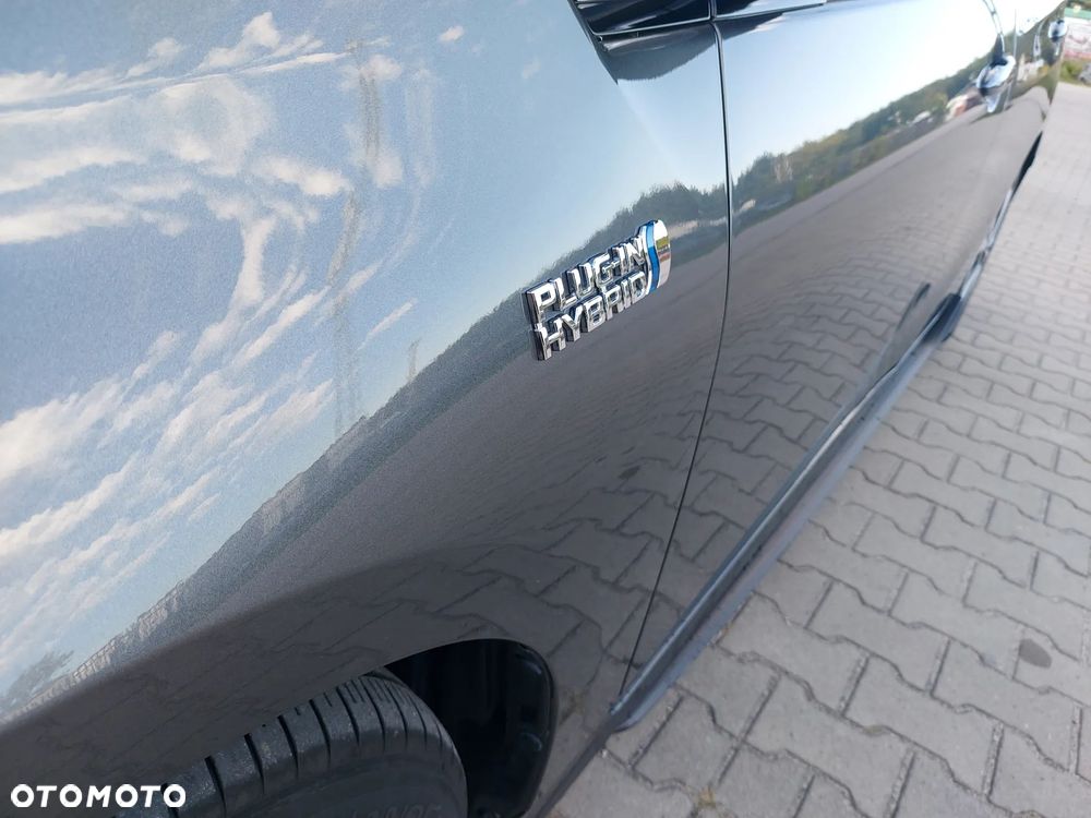Toyota Prius Plug-in Hybrid Executive - 19