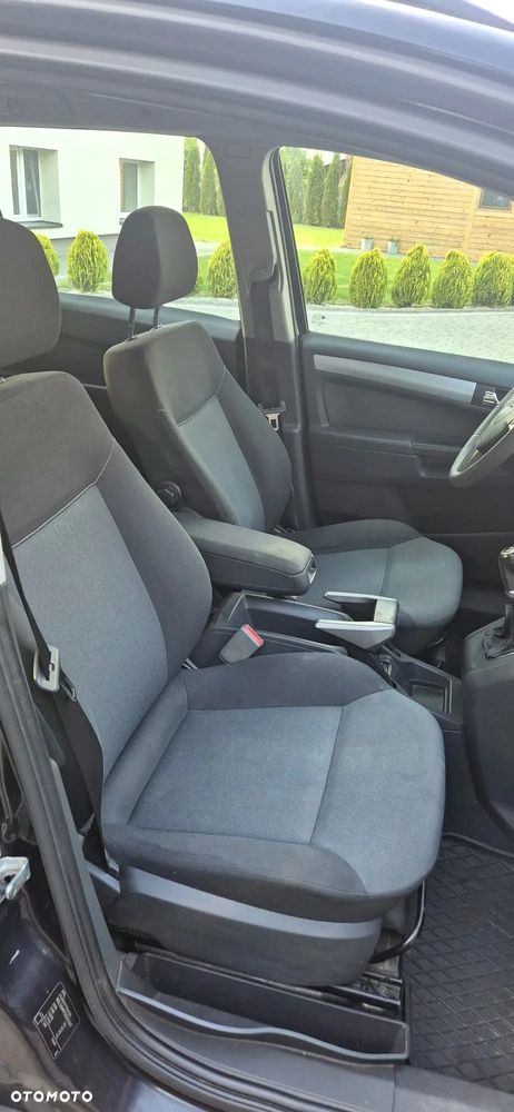 Opel Zafira 1.8 Cosmo - 8