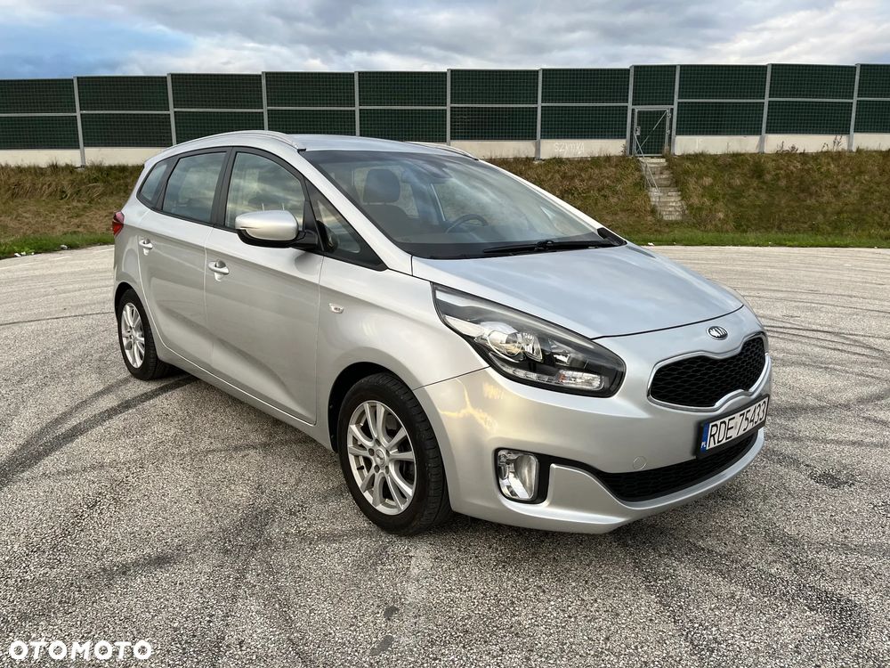 Kia Carens - 3