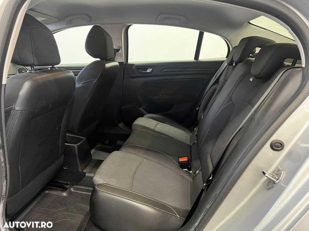 Renault Megane TCe Life - 9