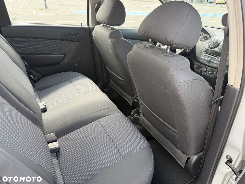 Chevrolet Aveo - 11