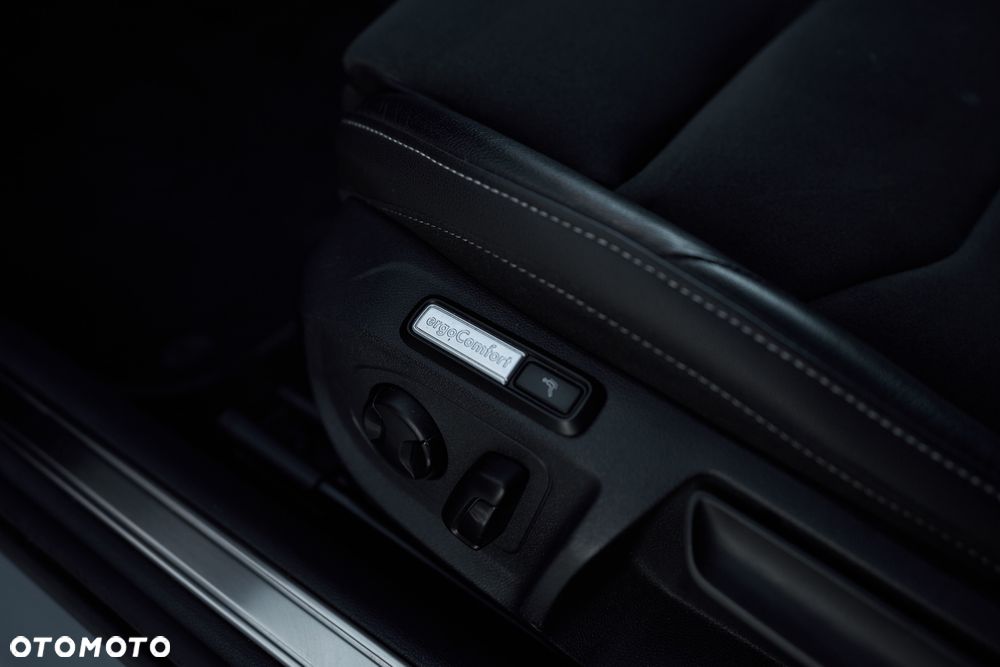 Volkswagen Arteon 2.0 TDI SCR DSG R-Line - 19