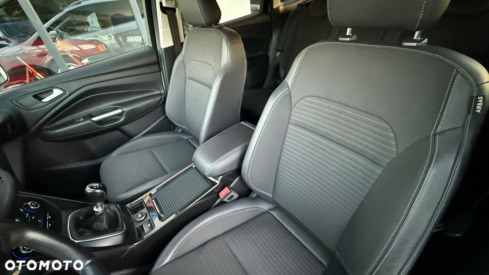 Ford Kuga - 27