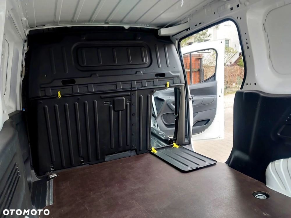 Opel COMBO MAXI LIFT - 21