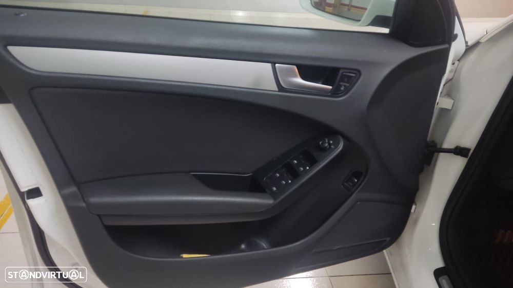 Audi A4 2.0 TDI Business Line Advance - 10