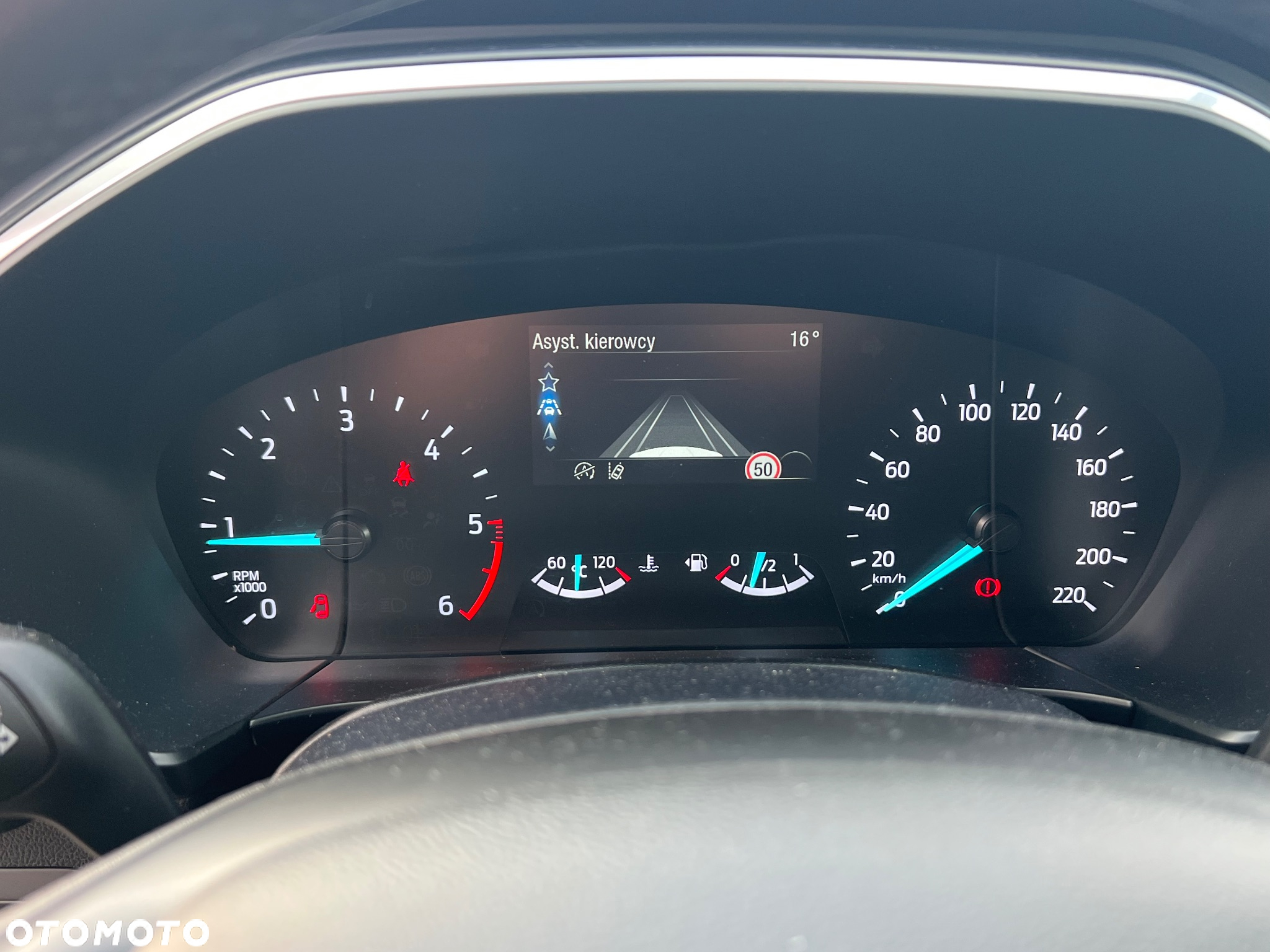 Ford Kuga 2.0 TDCi FWD Titanium - 24
