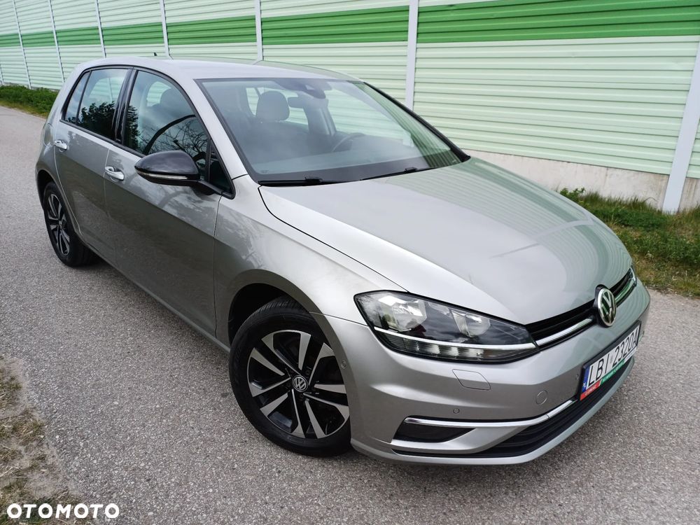 Volkswagen Golf - 1