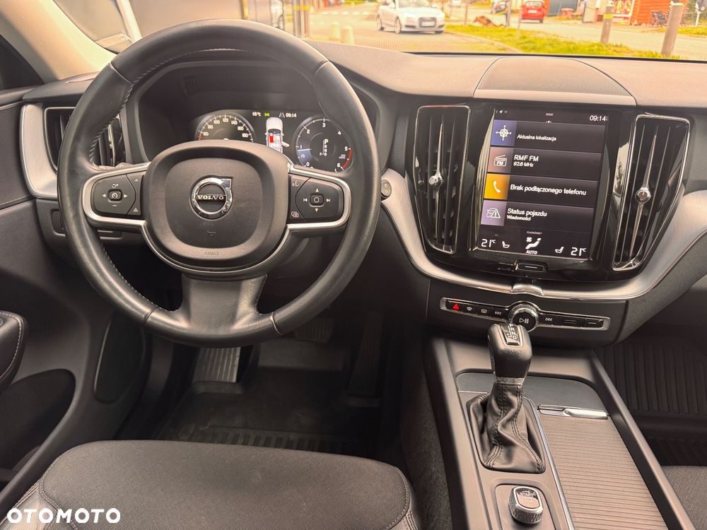Volvo XC 60 D4 AWD Momentum - 28