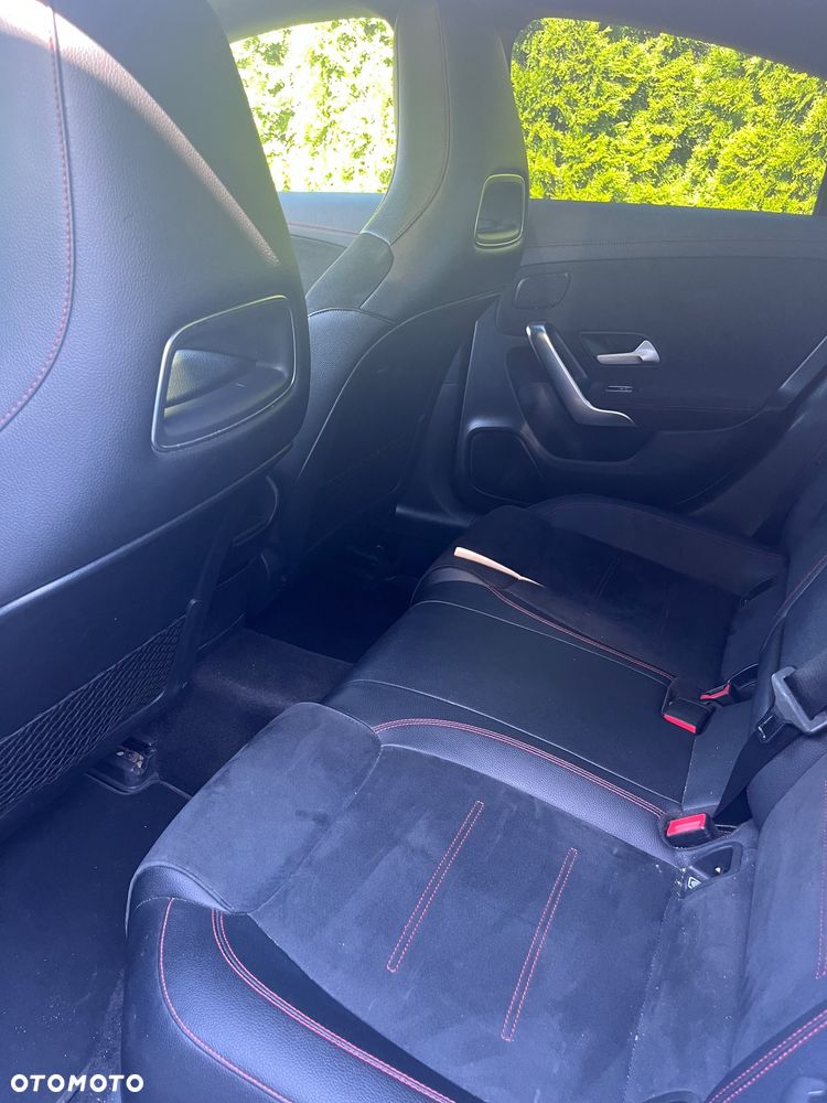 Mercedes-Benz CLA 220 4-Matic AMG Line 7G-DCT - 12