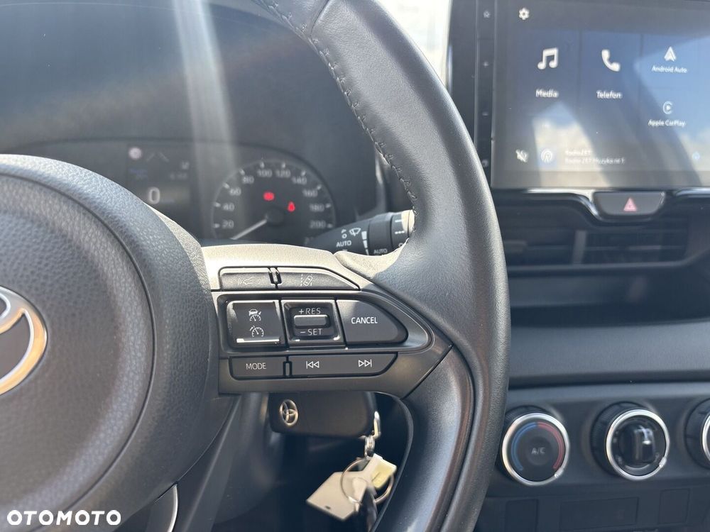 Toyota Yaris 1.5 Comfort - 22