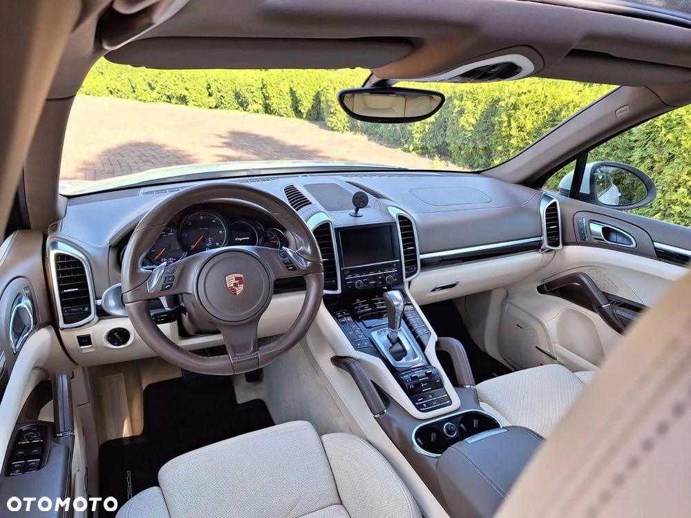 Porsche Cayenne - 2