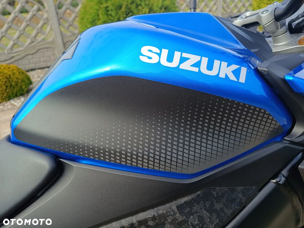 Suzuki GSX 1000 - 21