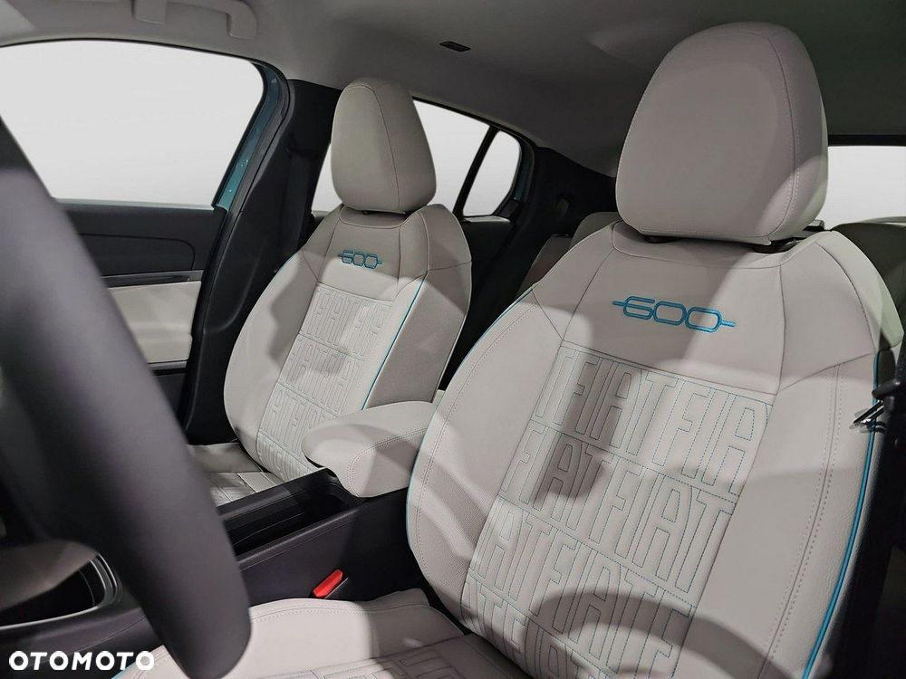 Fiat 600 1.2 Turbo La Prima eDCT - 11