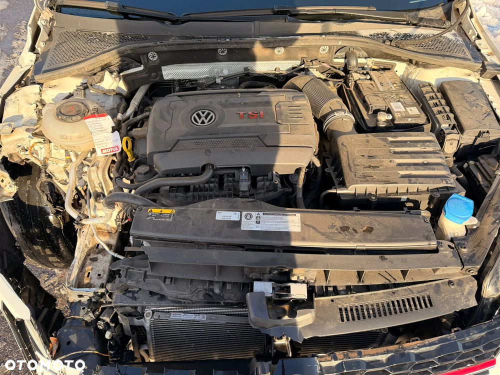 Volkswagen Golf - 14