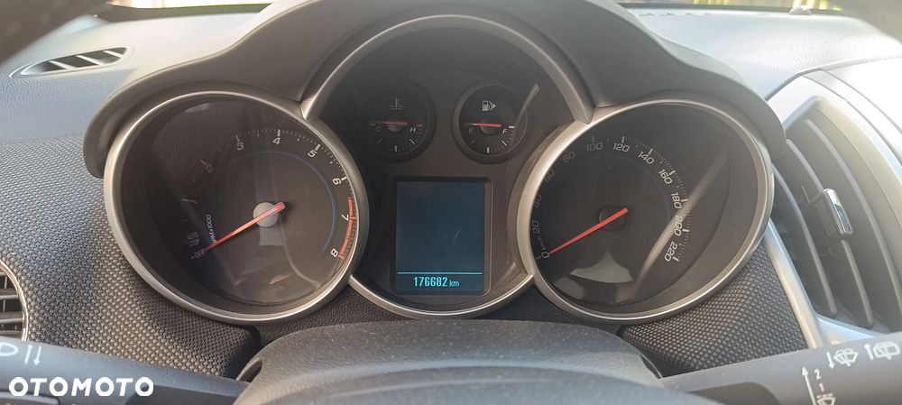 Chevrolet Cruze 1.4 T LT - 16