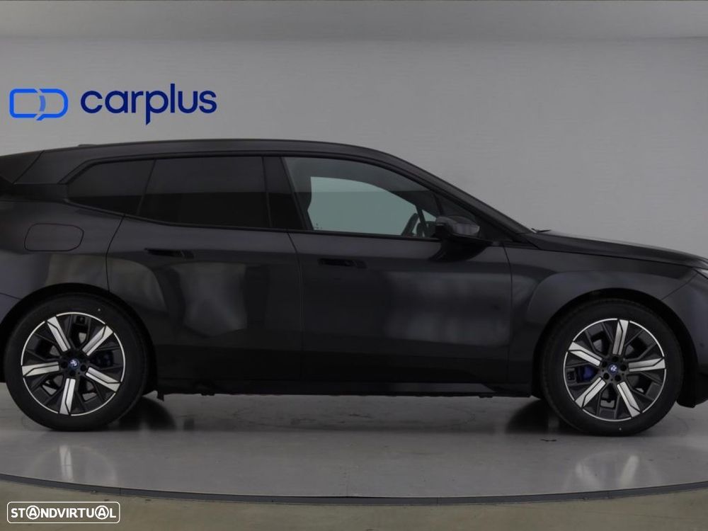 BMW iX xDrive 40 - 8