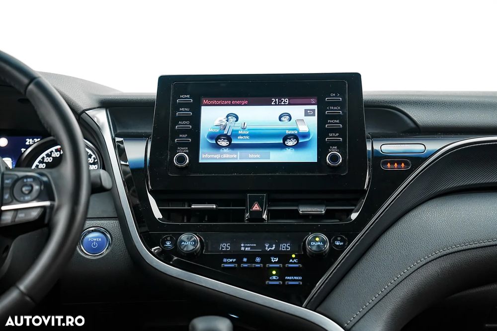 Toyota Camry Luxury - 16