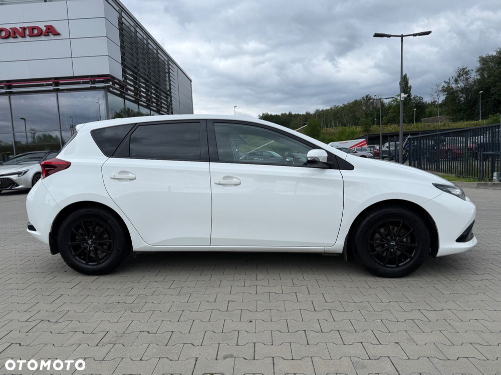 Toyota Auris 1.33 VVT-i Active - 4