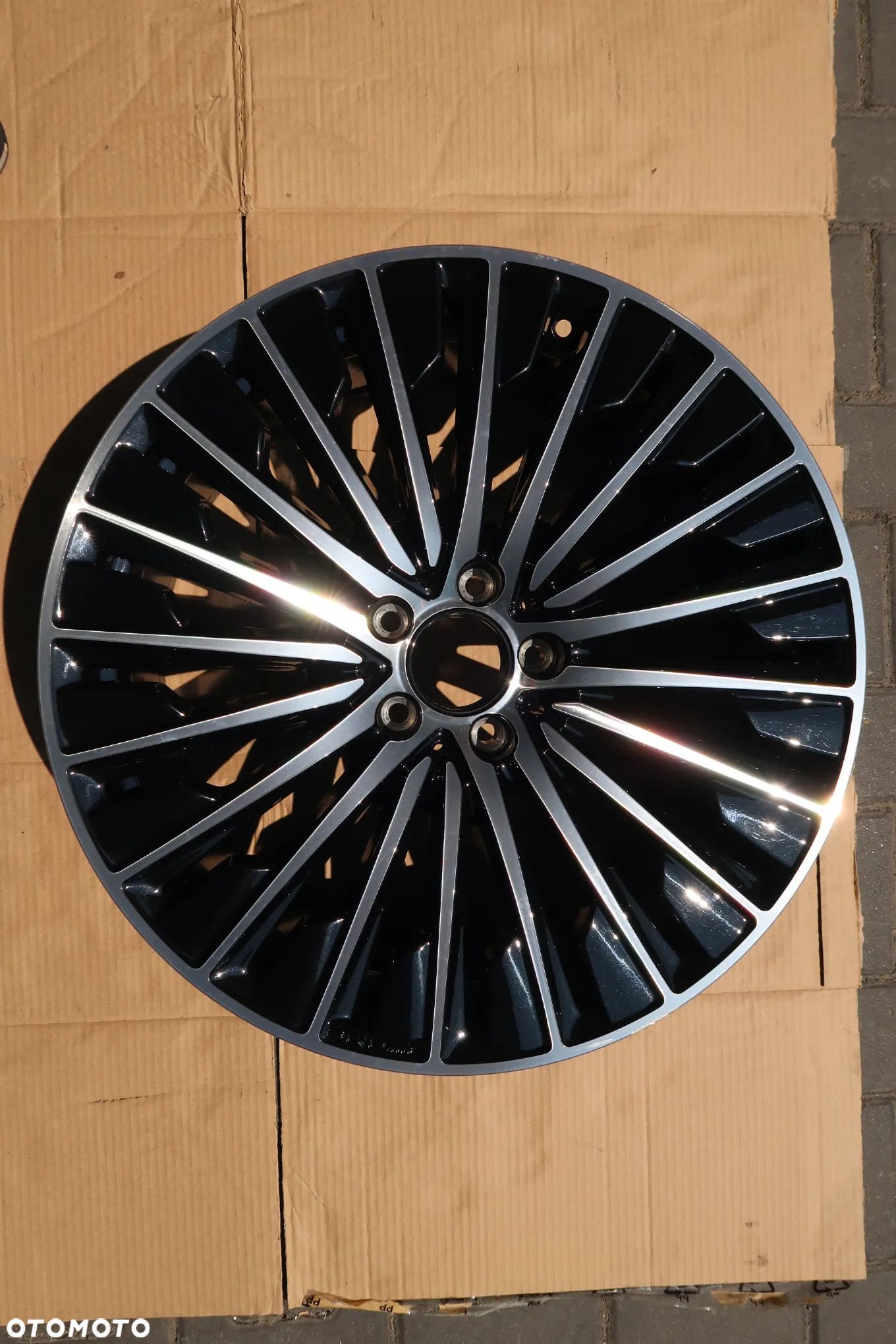 c19 Felga Mercedes E klasa Idealna A2144010500 8,5x20et35,5 - 1