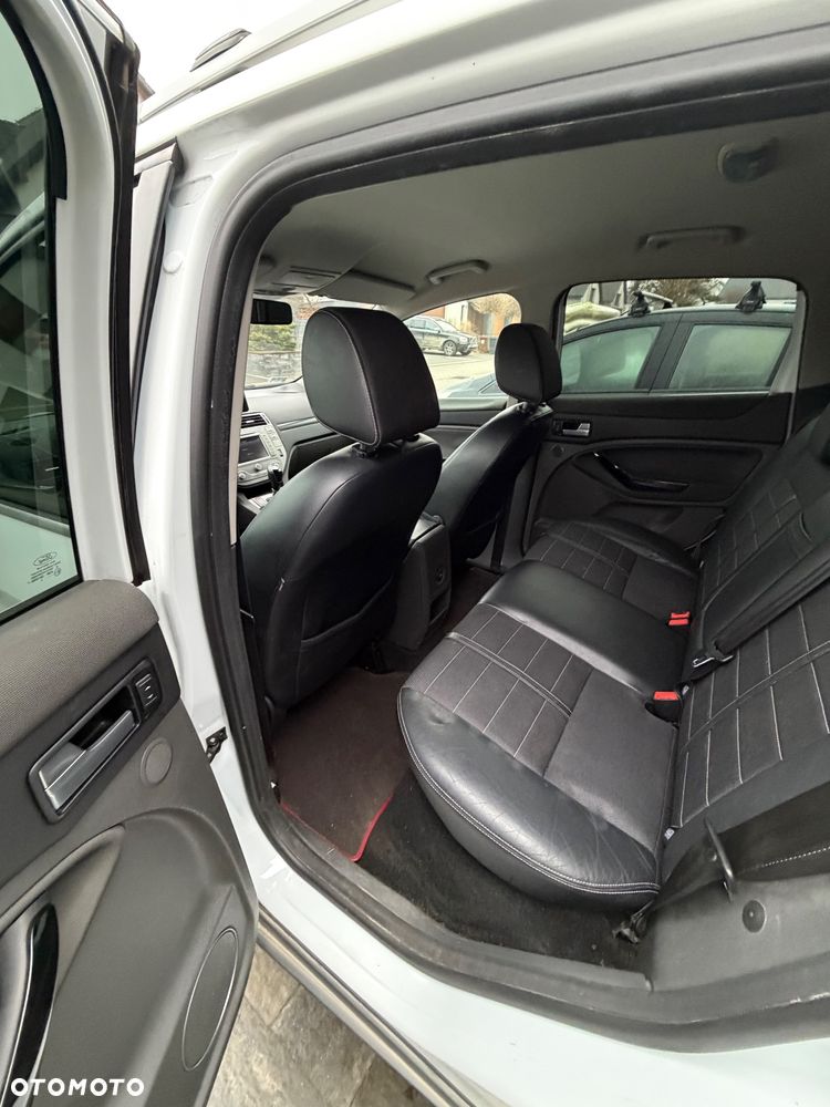 Ford Kuga 2.0 TDCi 4x4 Titanium - 14