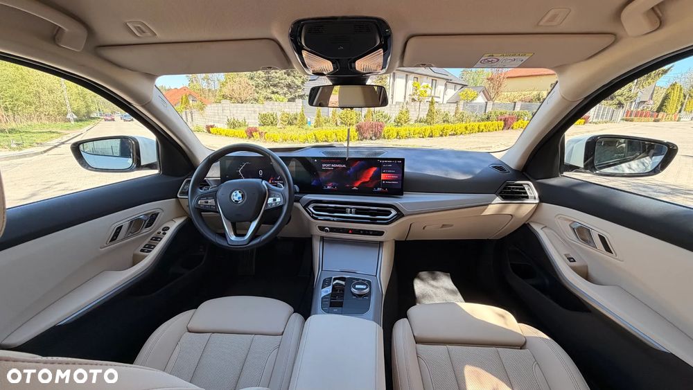 BMW Seria 3 330i xDrive - 9