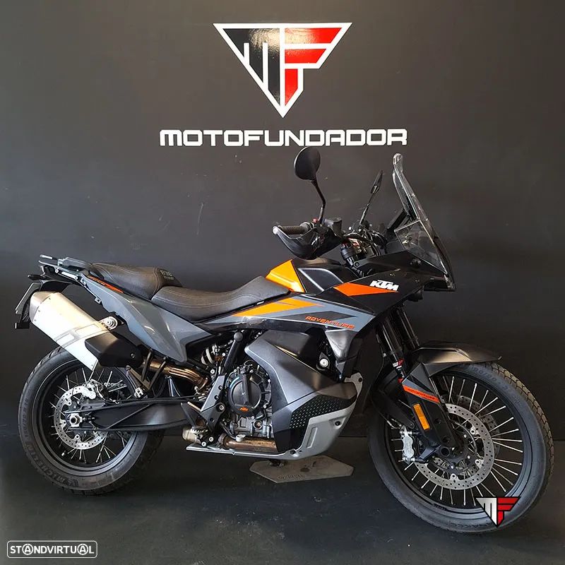 KTM 890 - 1