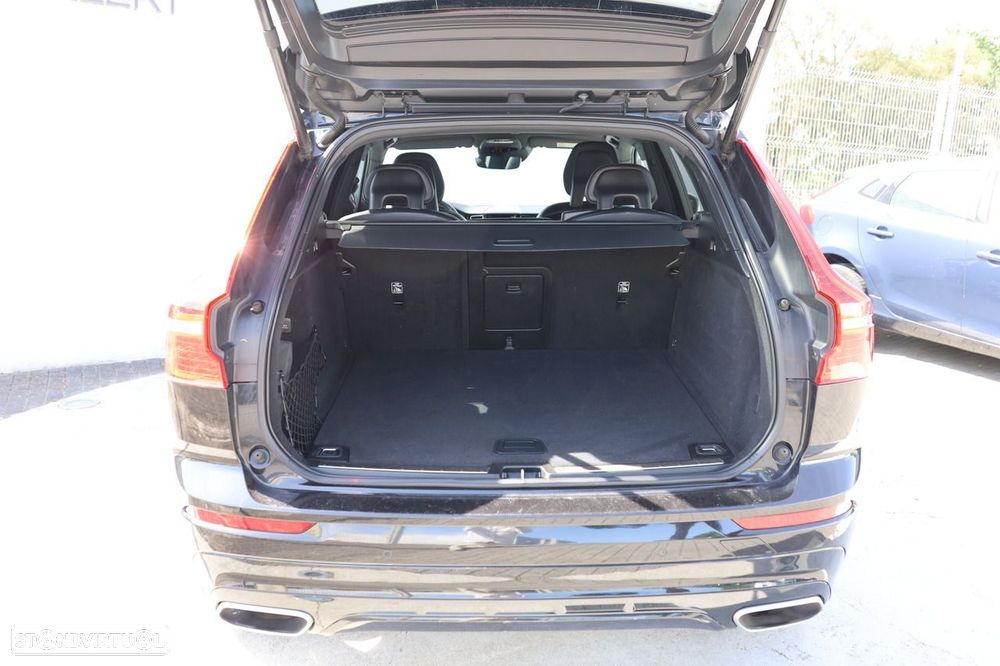 Volvo XC 60 2.0 D4 R-Design AWD Geartronic - 4