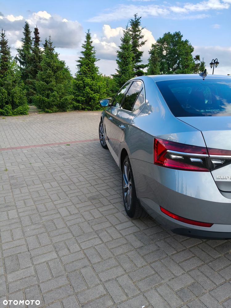 Skoda Superb 2.0 TDI SCR Style DSG - 4