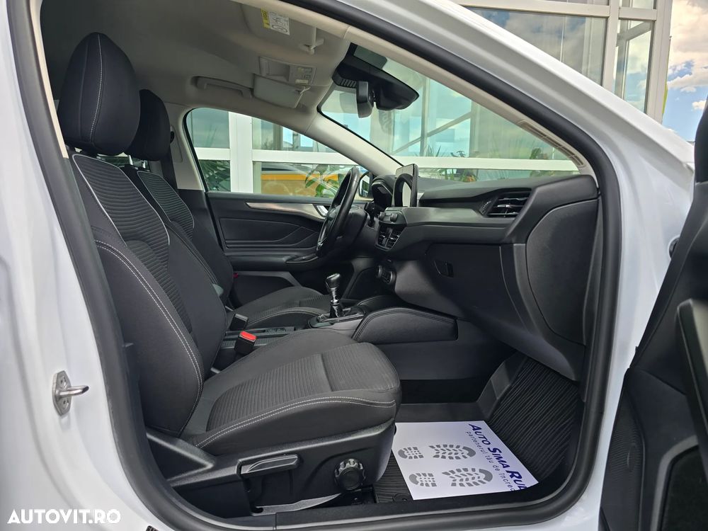 Ford Focus - 11