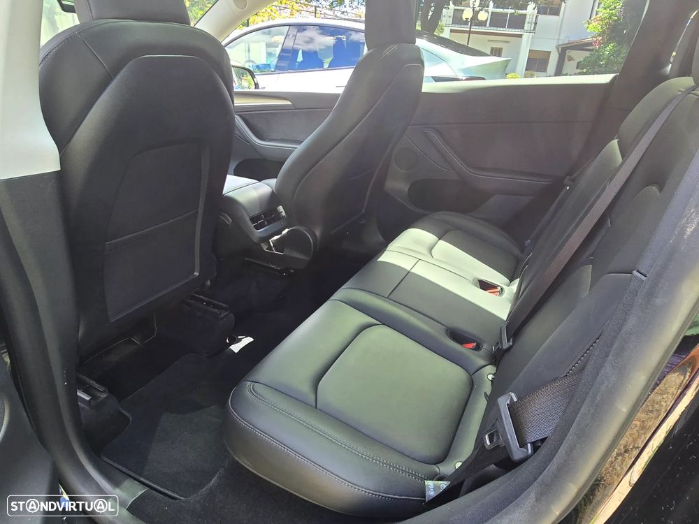 Tesla Model Y Standard - 10