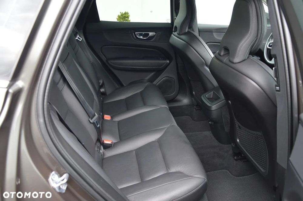 Volvo XC 60 D4 Inscription - 11