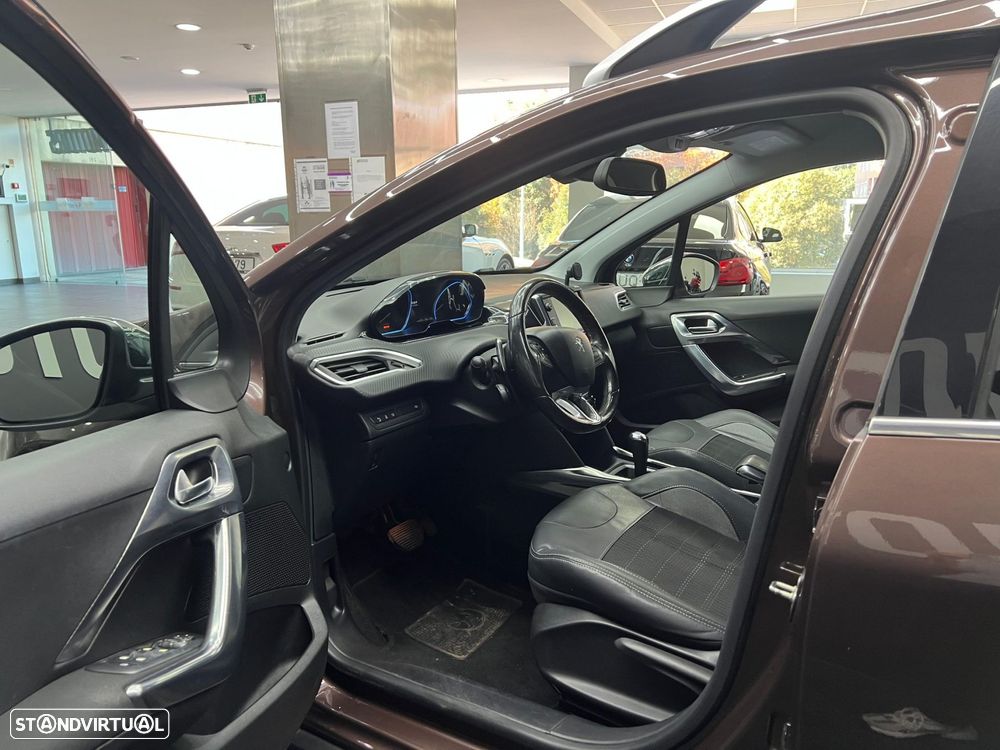 Peugeot 2008 1.6 e-HDi Allure 2-Tronic - 24