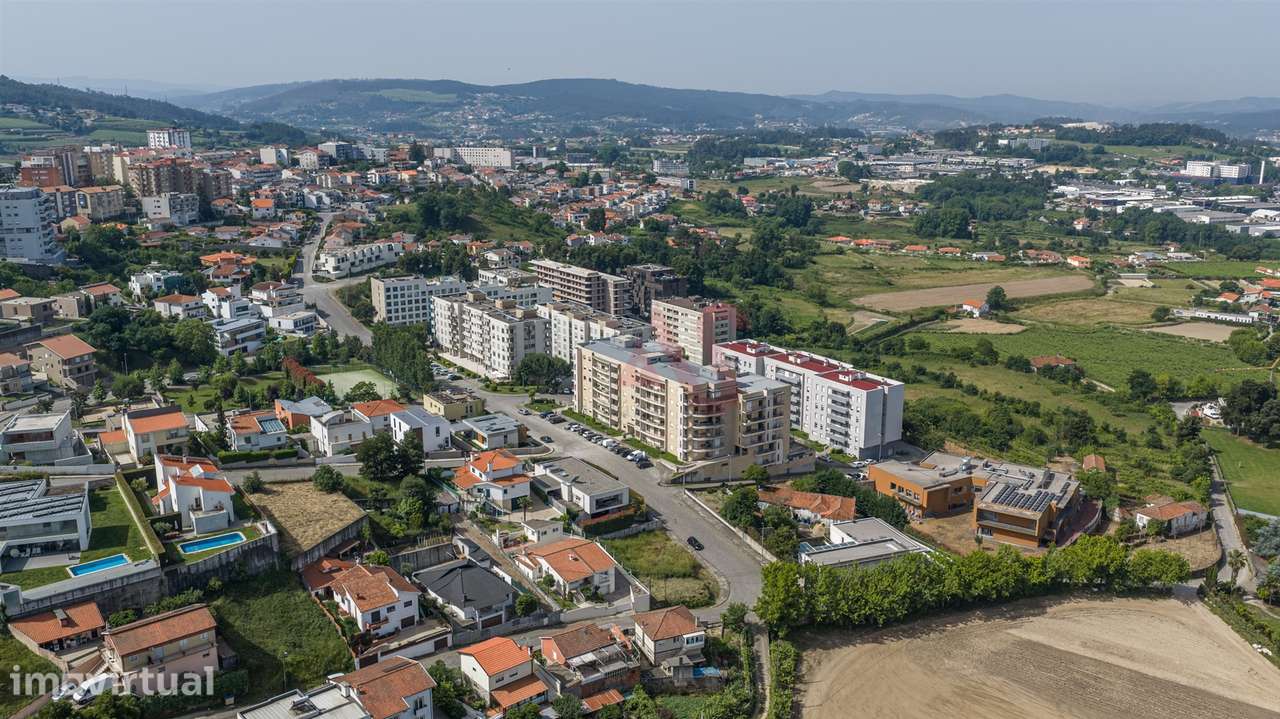 Apartamento T2 Com Duas Frentes e Ótima Exposição Solar no Centro de P - Grande imagem: 4/27