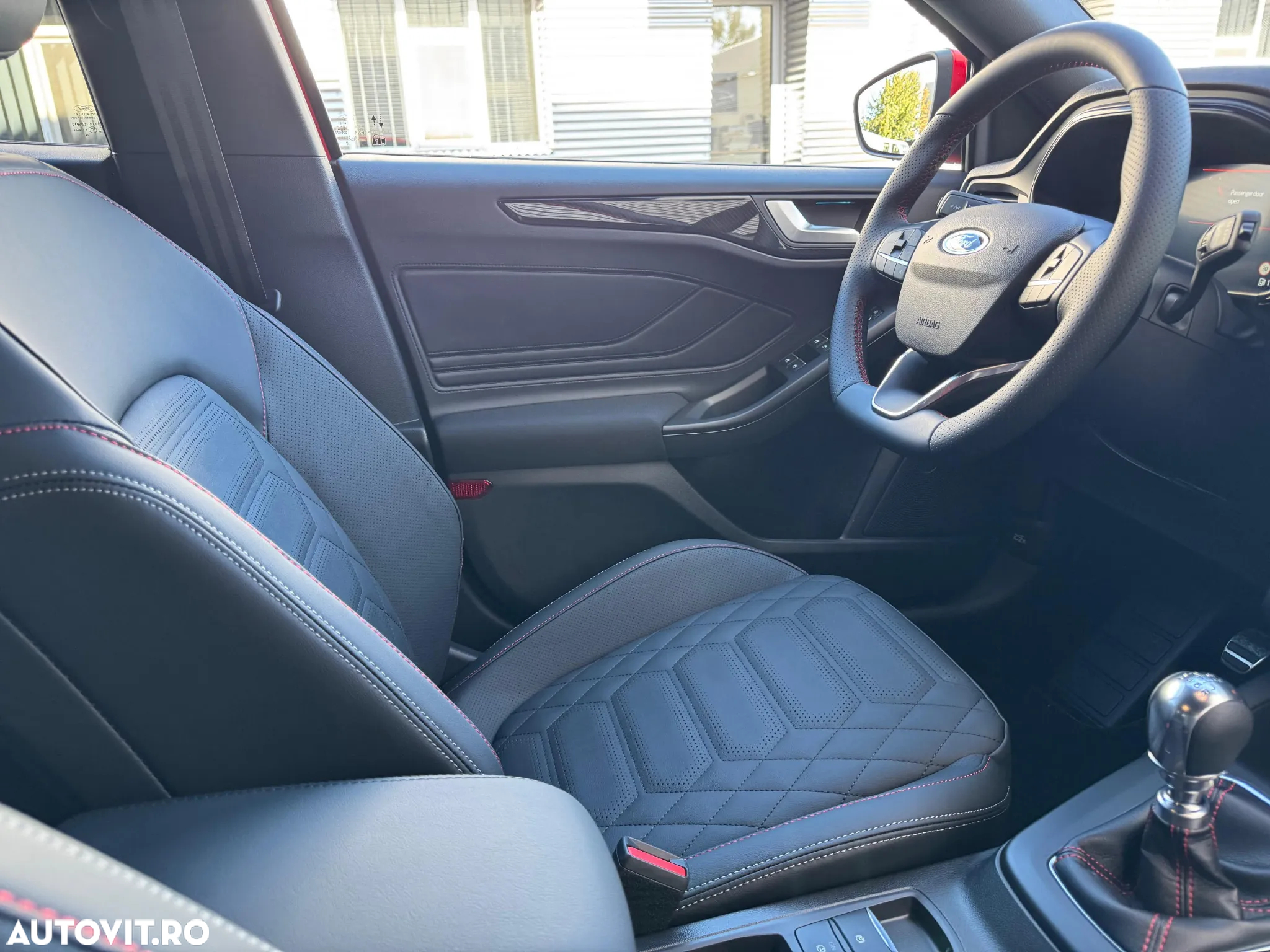 Ford Focus 1.0 EcoBoost MHEV ST-Line X - 22