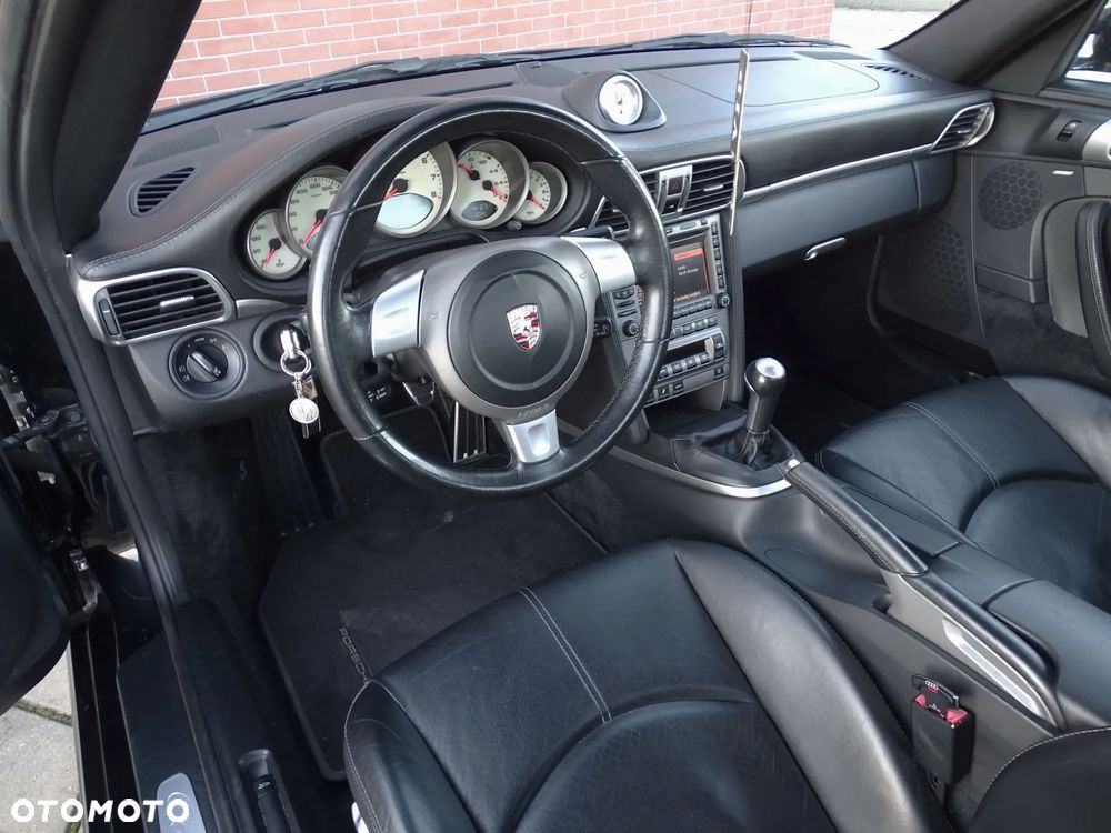 Porsche 911 Carrera S - 6