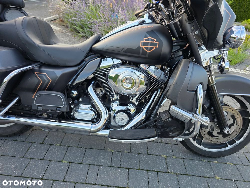 Harley-Davidson FLHTCU Ultra - 19
