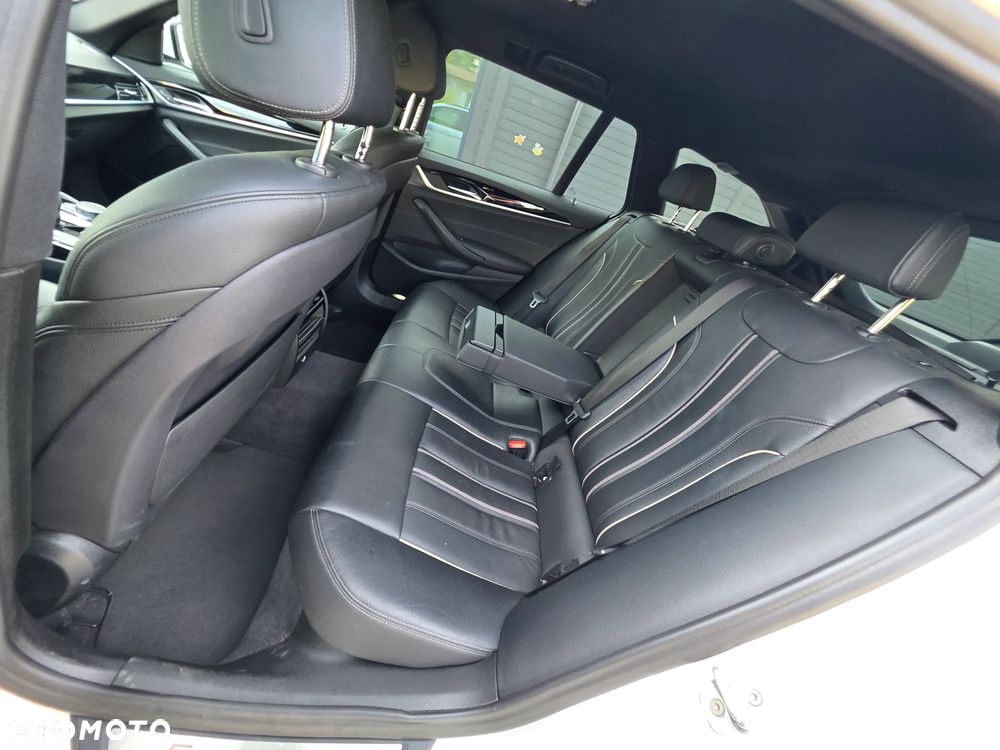 BMW Seria 5 530i xDrive Sport Line - 26