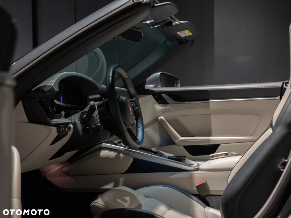 Porsche 911 Carrera GTS - 22