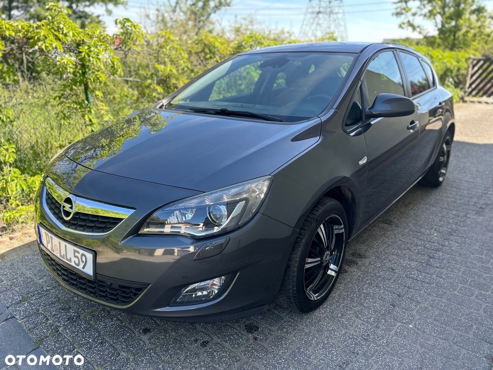 Opel Astra 1.4 Turbo 150 Jahre - 23