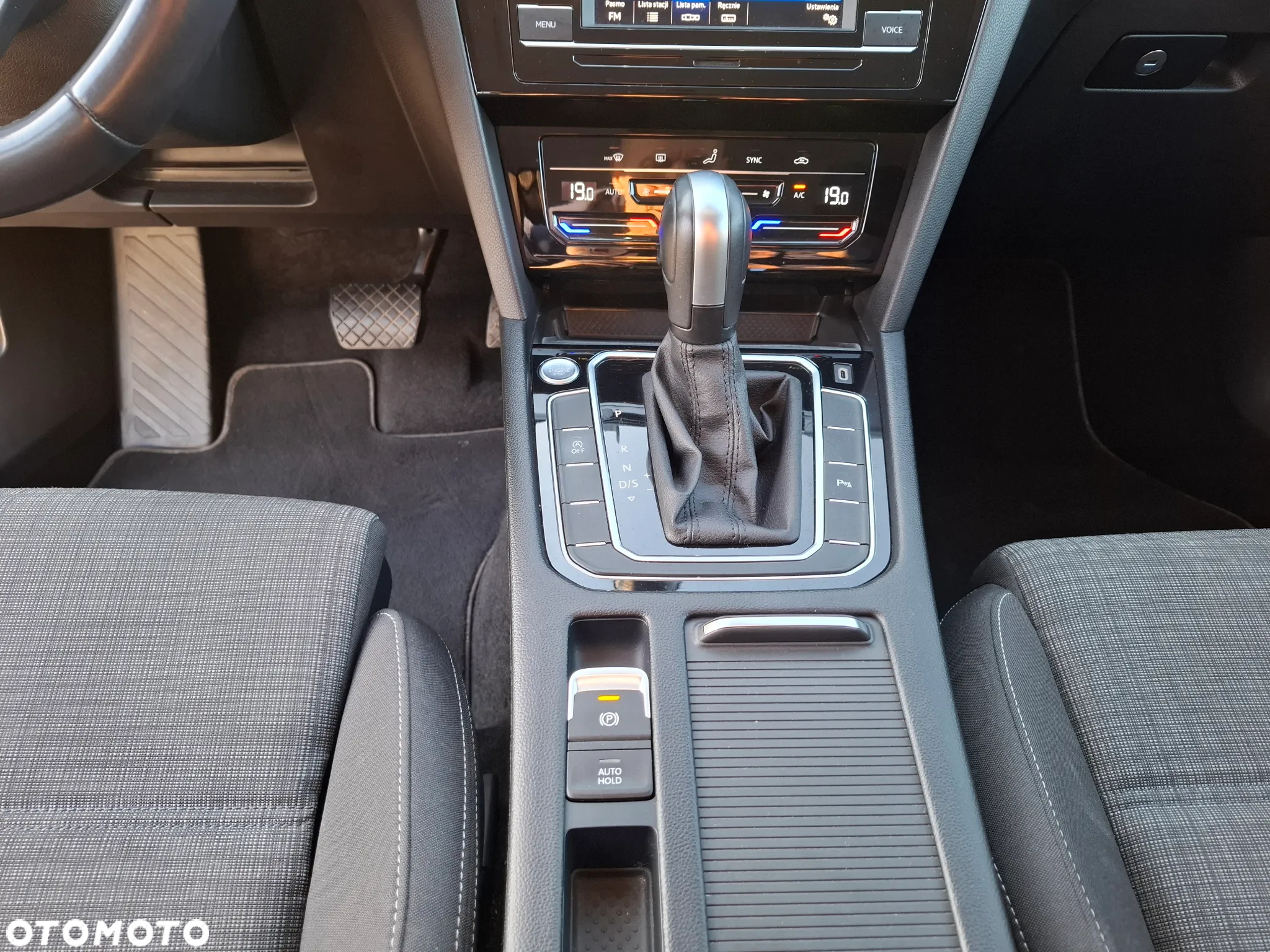 Volkswagen Passat - 16